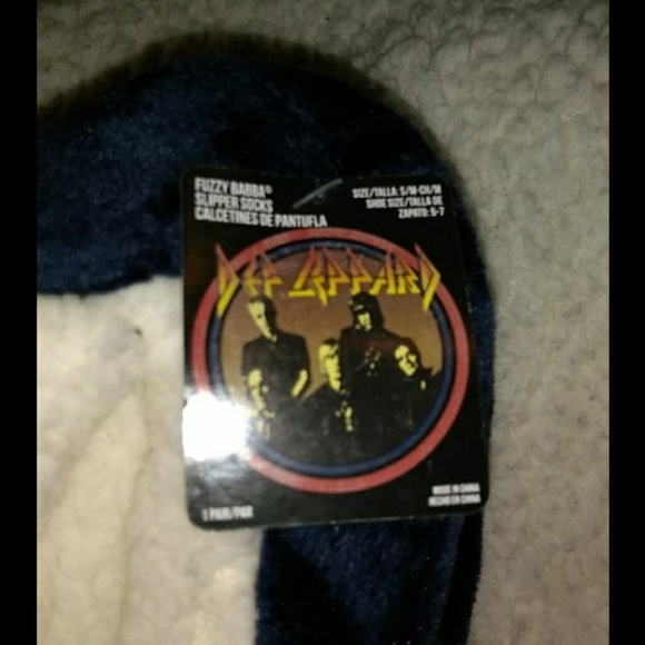 Def Leppard slippers brand new size 5 to 7 - Picture 3 of 4